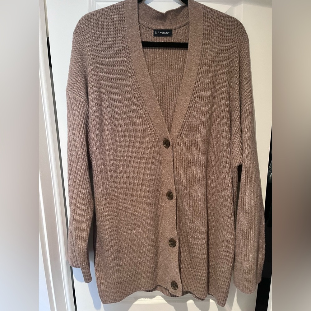 Gap CashSoft Shaker-Stitch Boyfriend Cardigan in Taupe Beige - Medium tall